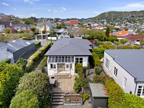 42A Friend Street, Karori
