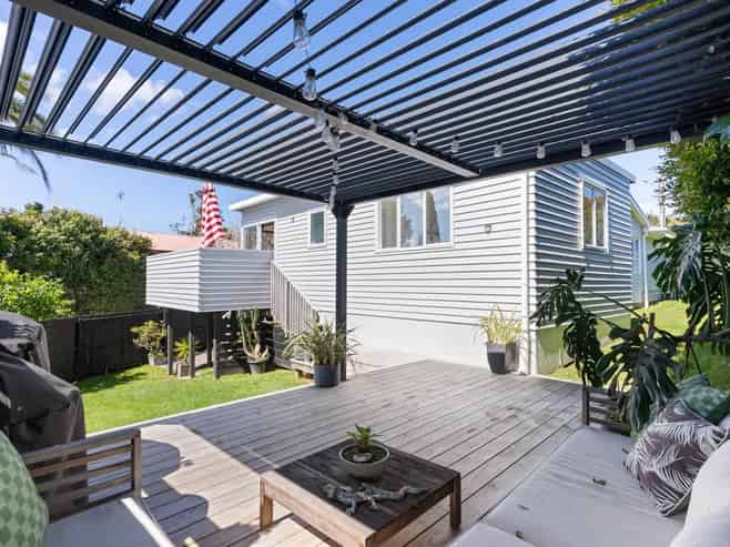 1/107 Browns Bay Road, Browns Bay