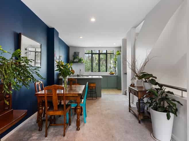 16/17 Lyon Avenue, Mount Albert