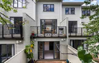 16/17 Lyon Avenue, Mount Albert