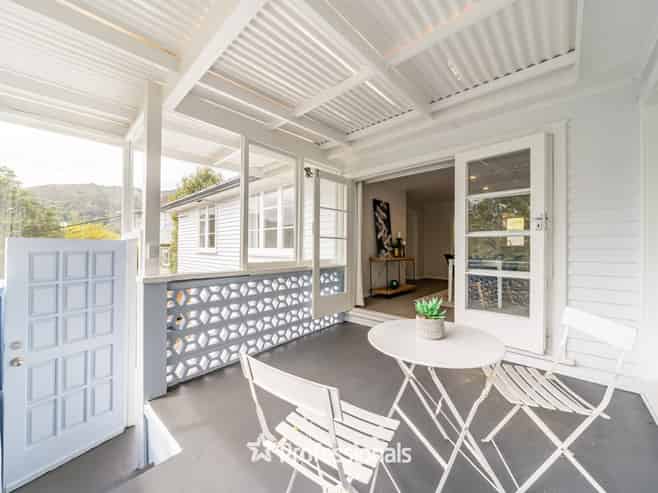 11 Hill Grove, Naenae