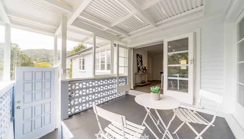 11 Hill Grove, Naenae