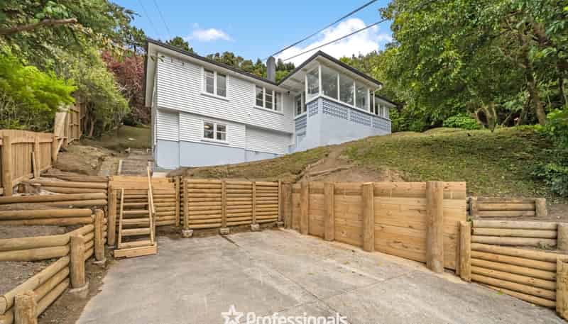 11 Hill Grove, Naenae