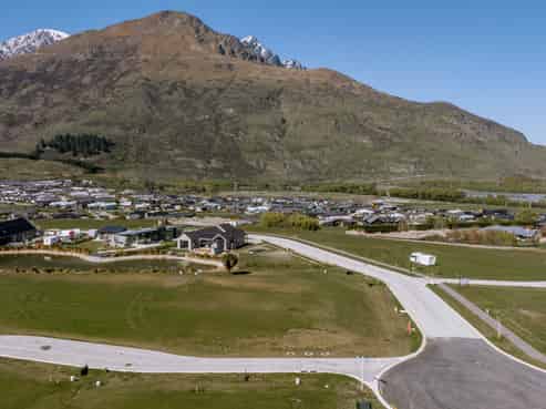 12 Kahiwi Drive, Lower Shotover