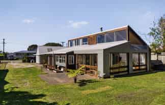 40 Douglas Street, Okitu