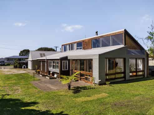 40 Douglas Street, Okitu