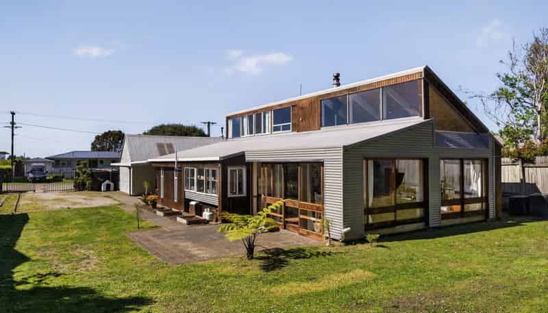 40 Douglas Street, Okitu