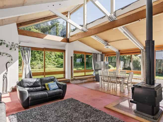 40 Douglas Street, Okitu