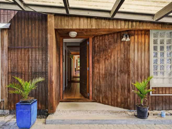 40 Douglas Street, Okitu