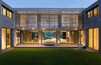 41 Beach Road, Castor Bay