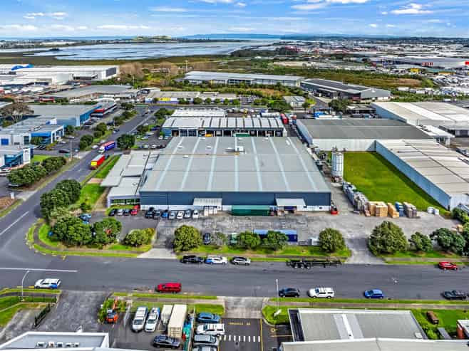 CBRE | Industrial Site with Racking, Cranes & Power
