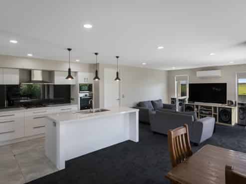 8 Wakatere Place, Thames