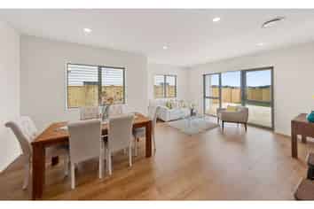29 Carrickdawson Drive, Flat Bush