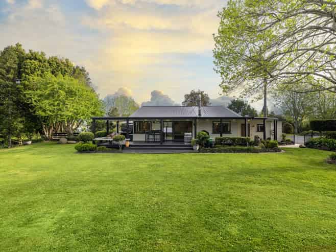1 Newton Road, Riverhead