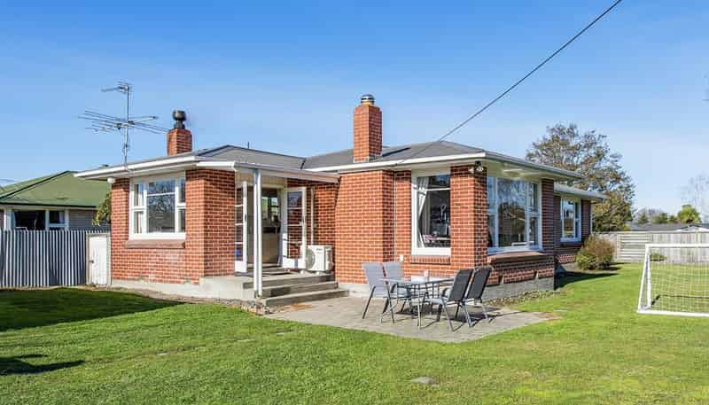 56 North Terrace, Darfield