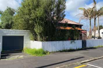 600 Cochrane Street, Thames
