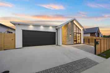 6 & 8 Tuwai Crescent, Opaheke