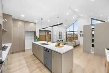 6 & 8 Tuwai Crescent, Opaheke