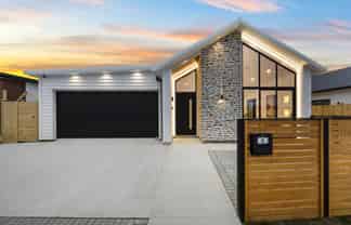 6 & 8 Tuwai Crescent, Opaheke