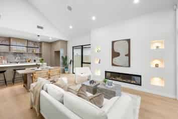 6 & 8 Tuwai Crescent, Opaheke