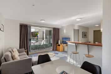 210/36 Victoria Road, Mount Maunganui