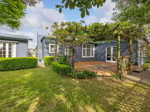 37 Sackville Street, Martinborough