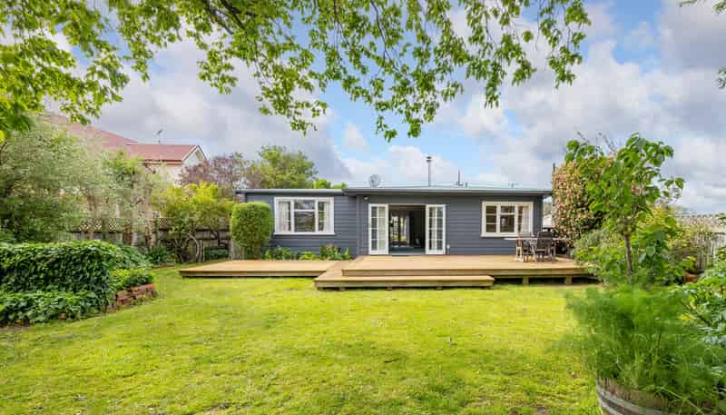 37 Sackville Street, Martinborough
