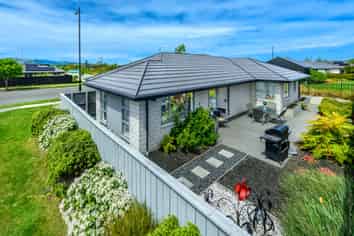 37 Eastfield Drive, Lincoln