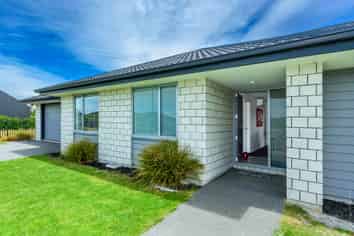 37 Eastfield Drive, Lincoln