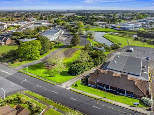 Waiuku - Commercial zoned land