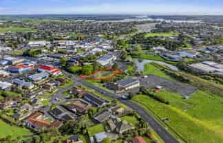 Waiuku - Commercial zoned land