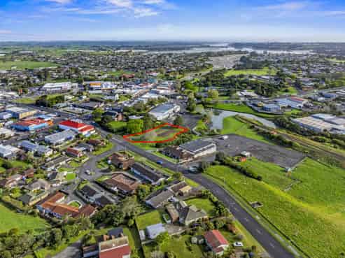 Waiuku - Commercial zoned land