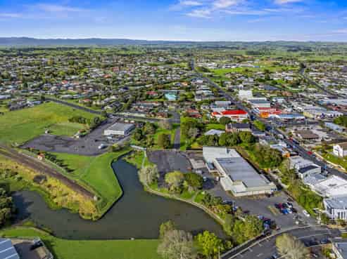 Waiuku - Commercial zoned land