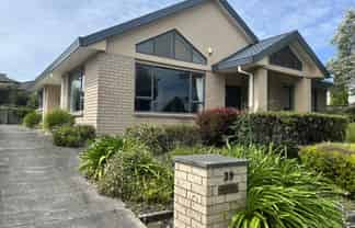 39 Guildford Drive, Paraparaumu