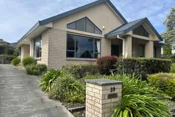 39 Guildford Drive, Paraparaumu