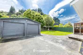 6 Edmund Lomas Grove, Birchville