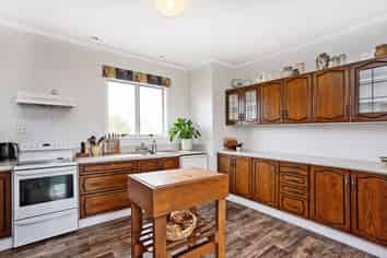 787 Queens Drive, Waikiwi