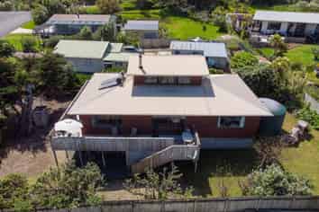 6 Kokohuia Road, Omapere