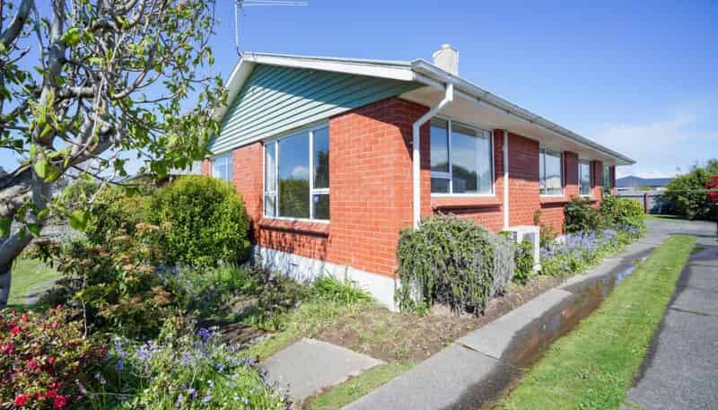 57 Glenalmond Crescent, Rockdale