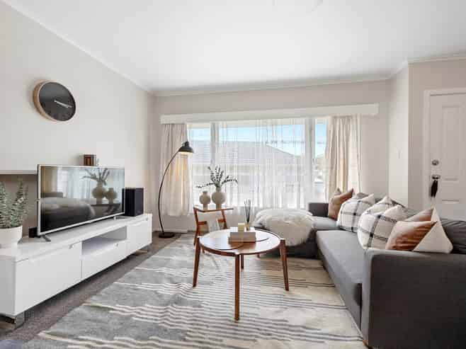 2/56A Taharoto Road, Takapuna