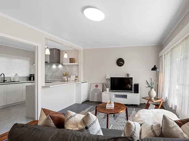 2/56A Taharoto Road, Takapuna