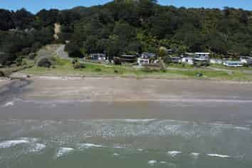 10744 State Highway 35, Waihau Bay