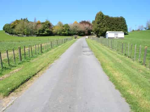 734 Bird Road, Pukengahu