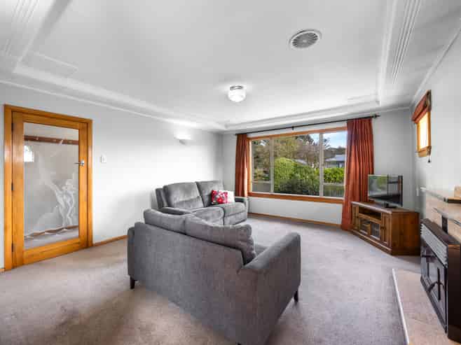 23 Main Road, Luggate