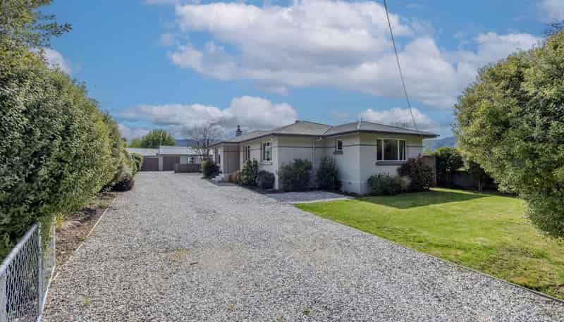 23 Main Road, Luggate