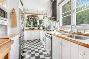 574 River Road, Fairfield