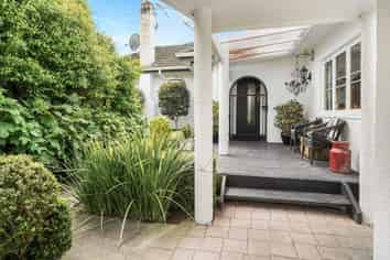 574 River Road, Fairfield