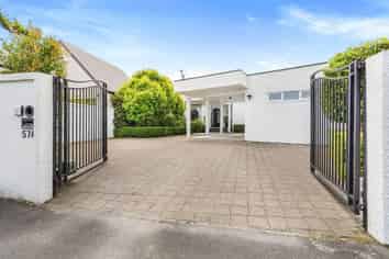 574 River Road, Fairfield