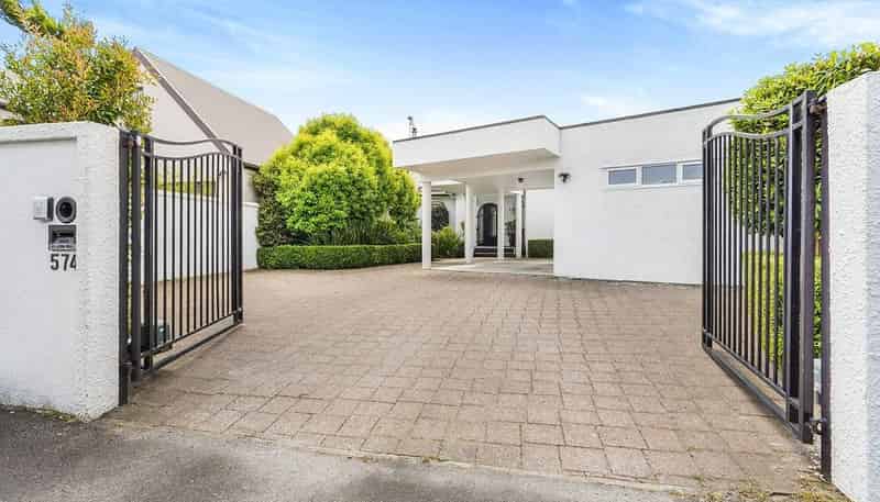 574 River Road, Fairfield