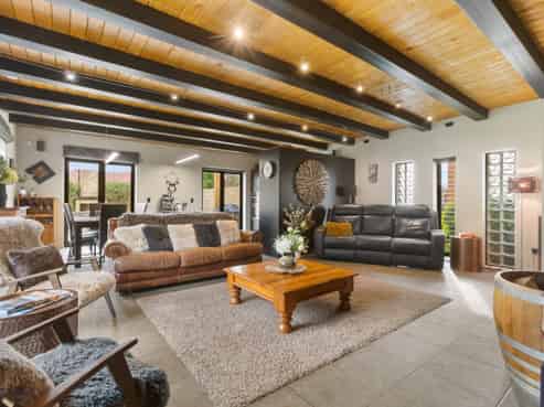 32 Rockhaven, Albert Town